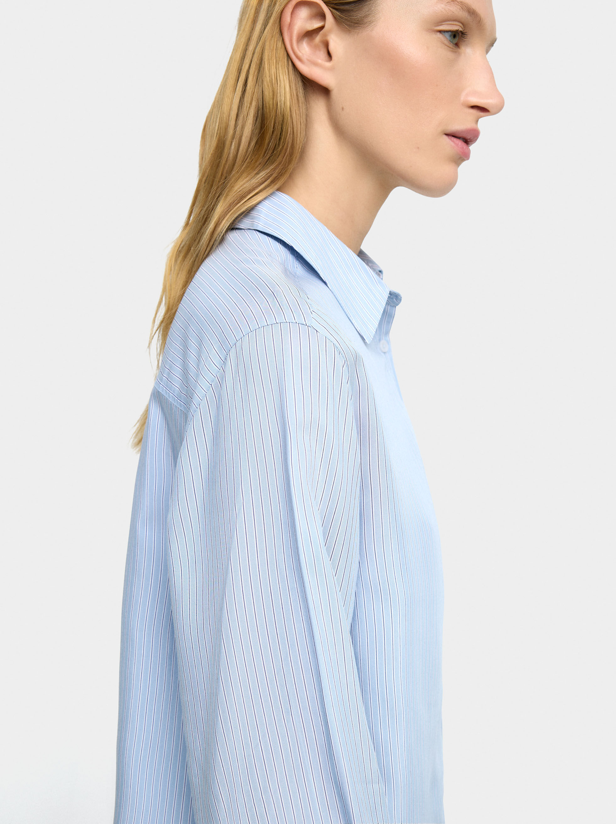 Chemise à rayures diplomatiques