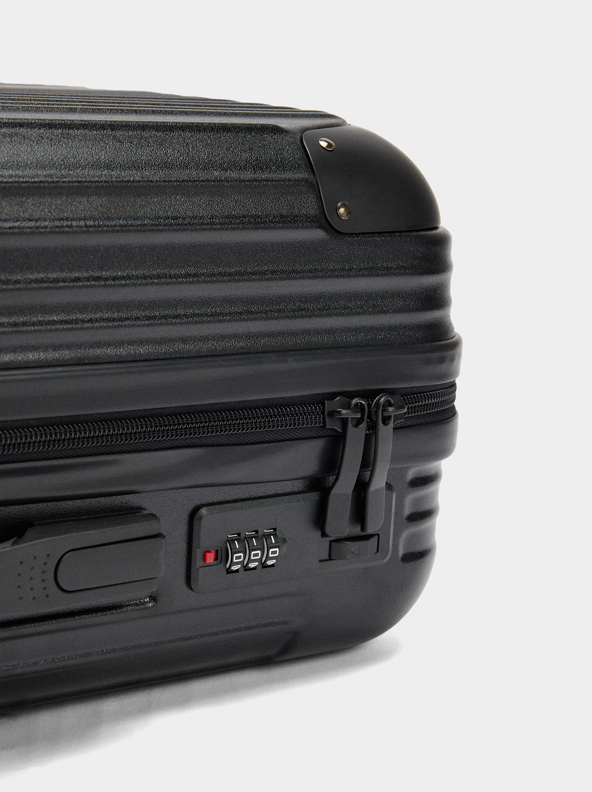 Valise de voyage rayée