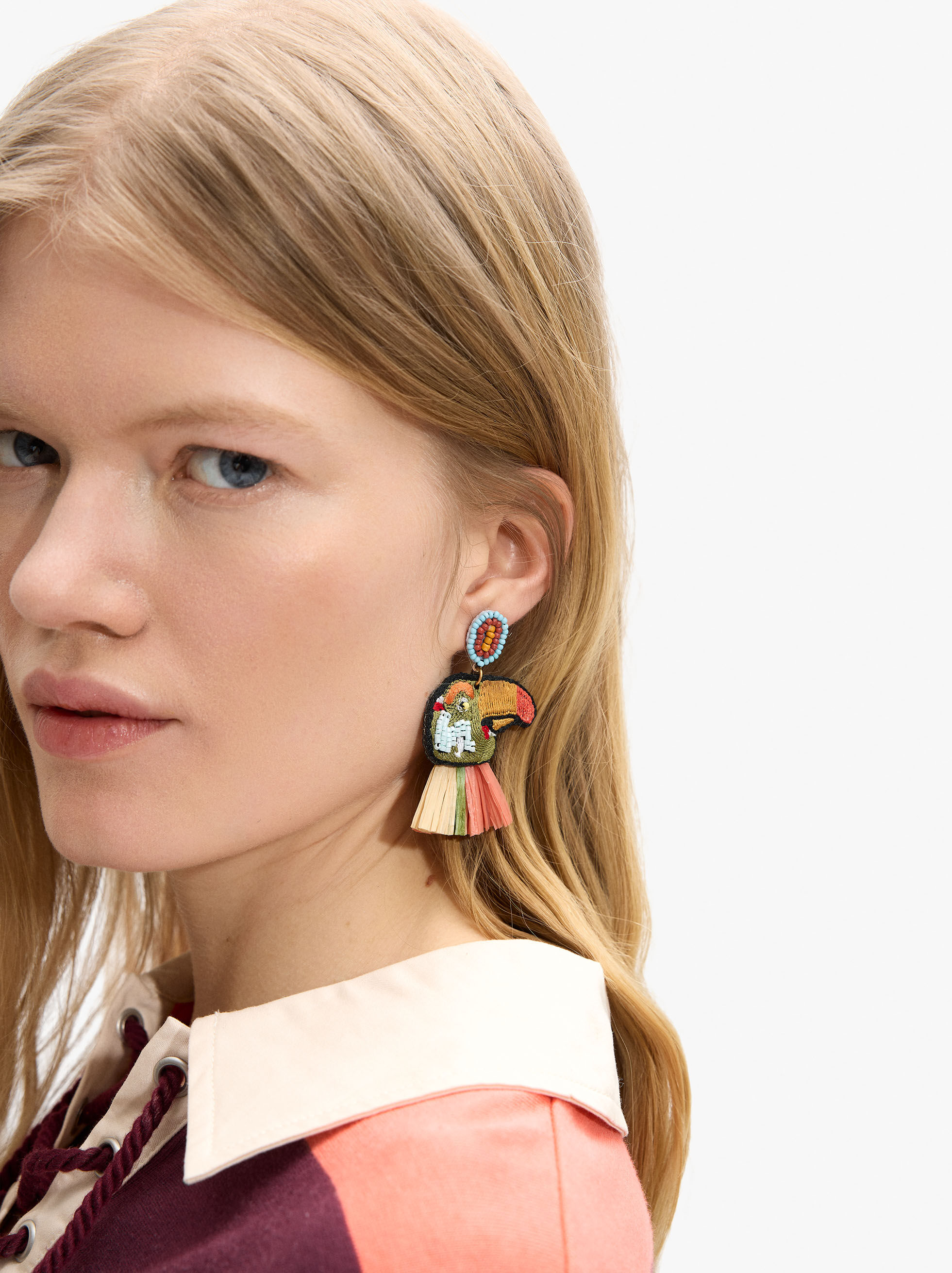 Boucles d'oreilles maxi en forme d'oiseau avec raphia