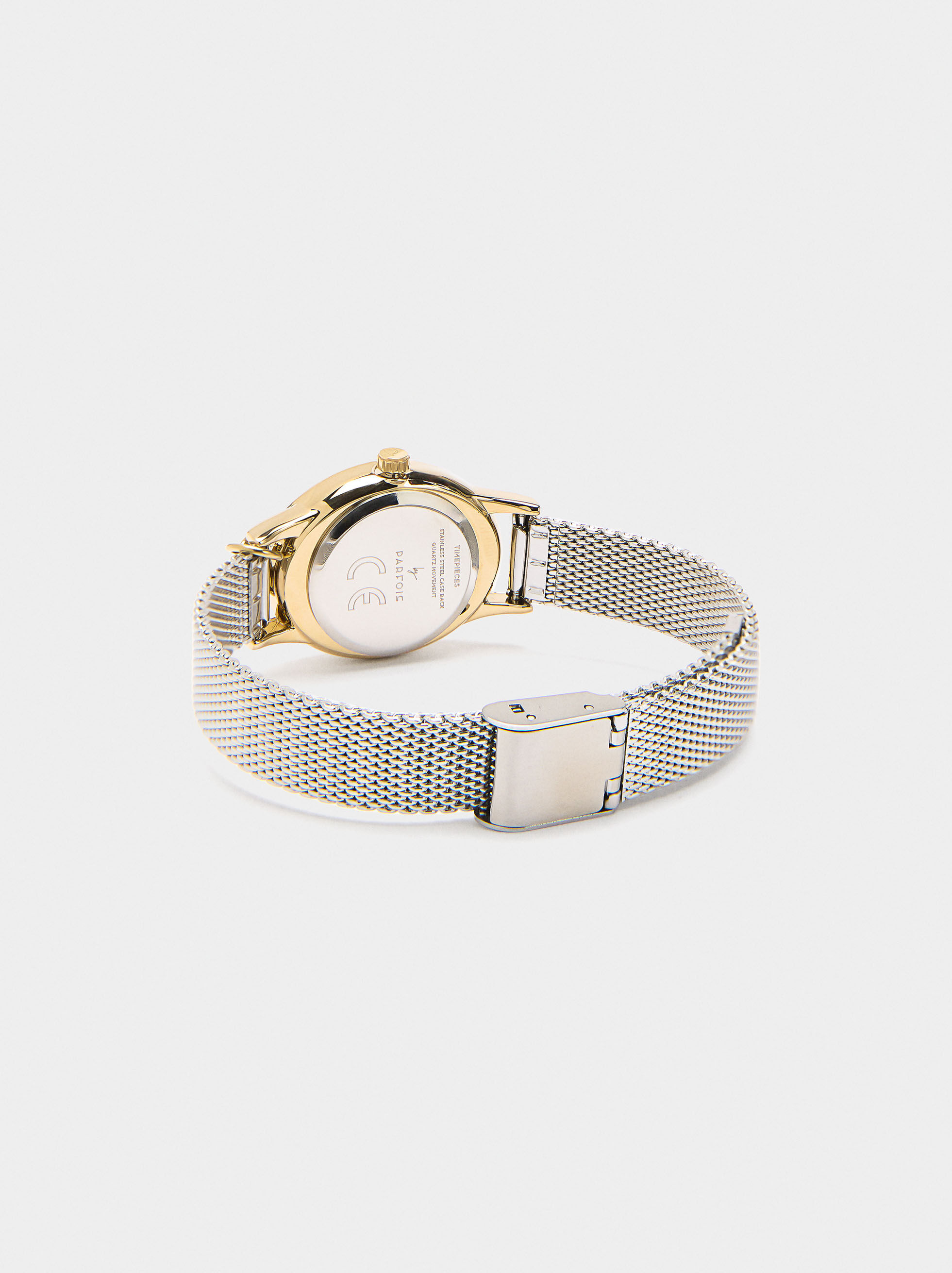Montre-bracelet en maille métallique avec charm