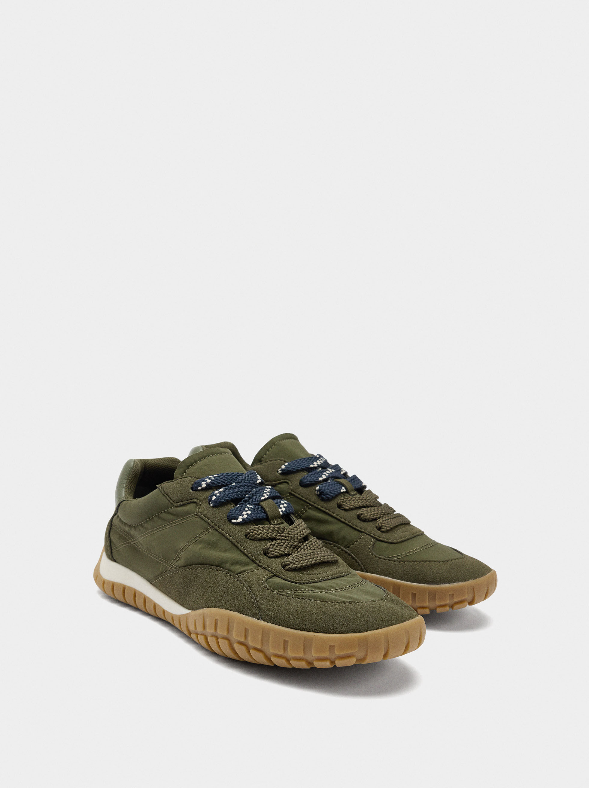 Chaussures monochromes
