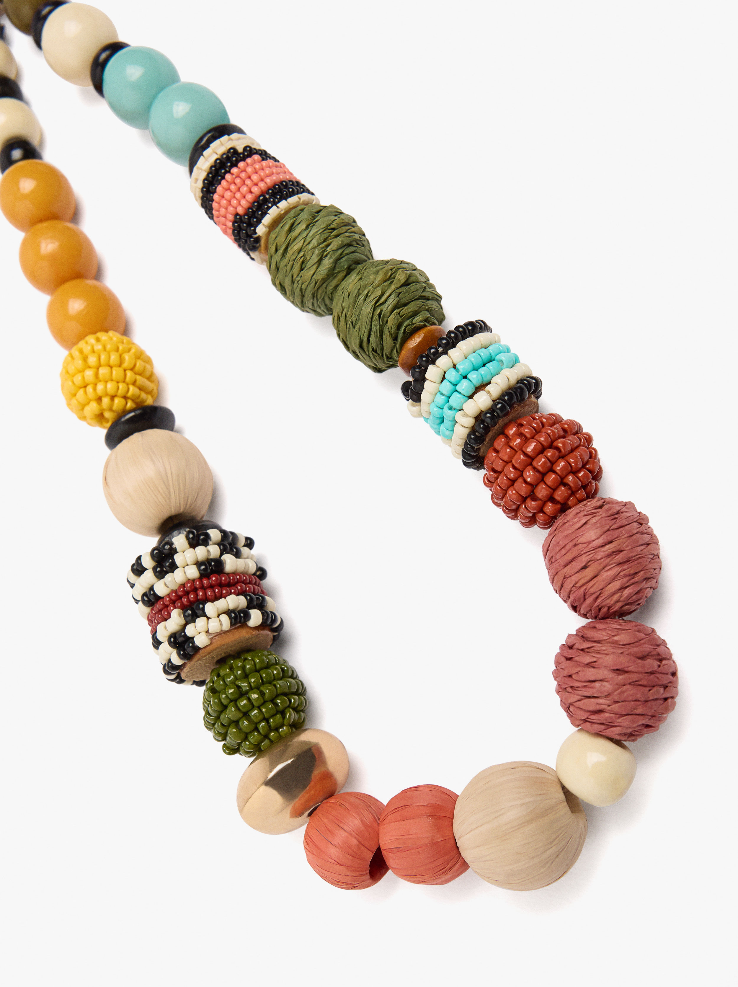Collier multicolore avec perles de paille et de bois