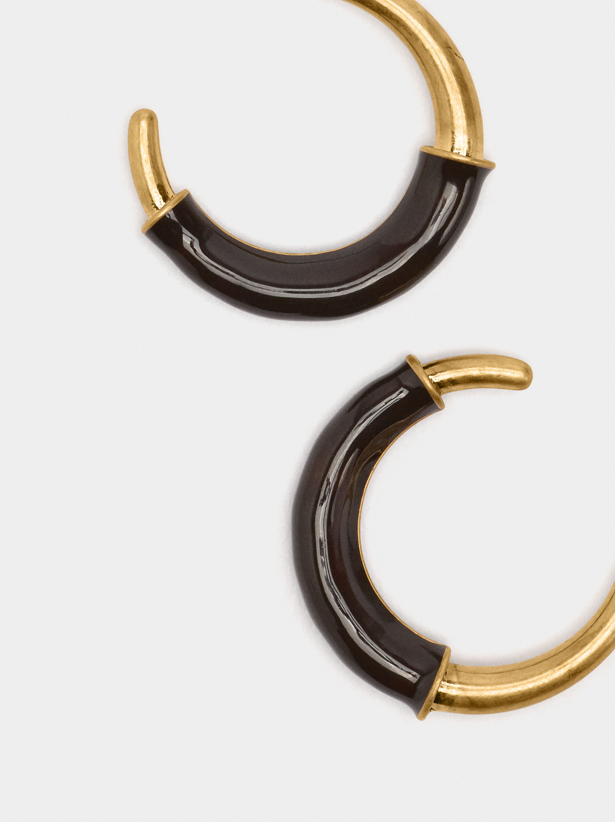 Boucles d'oreilles ouvertes avec émail