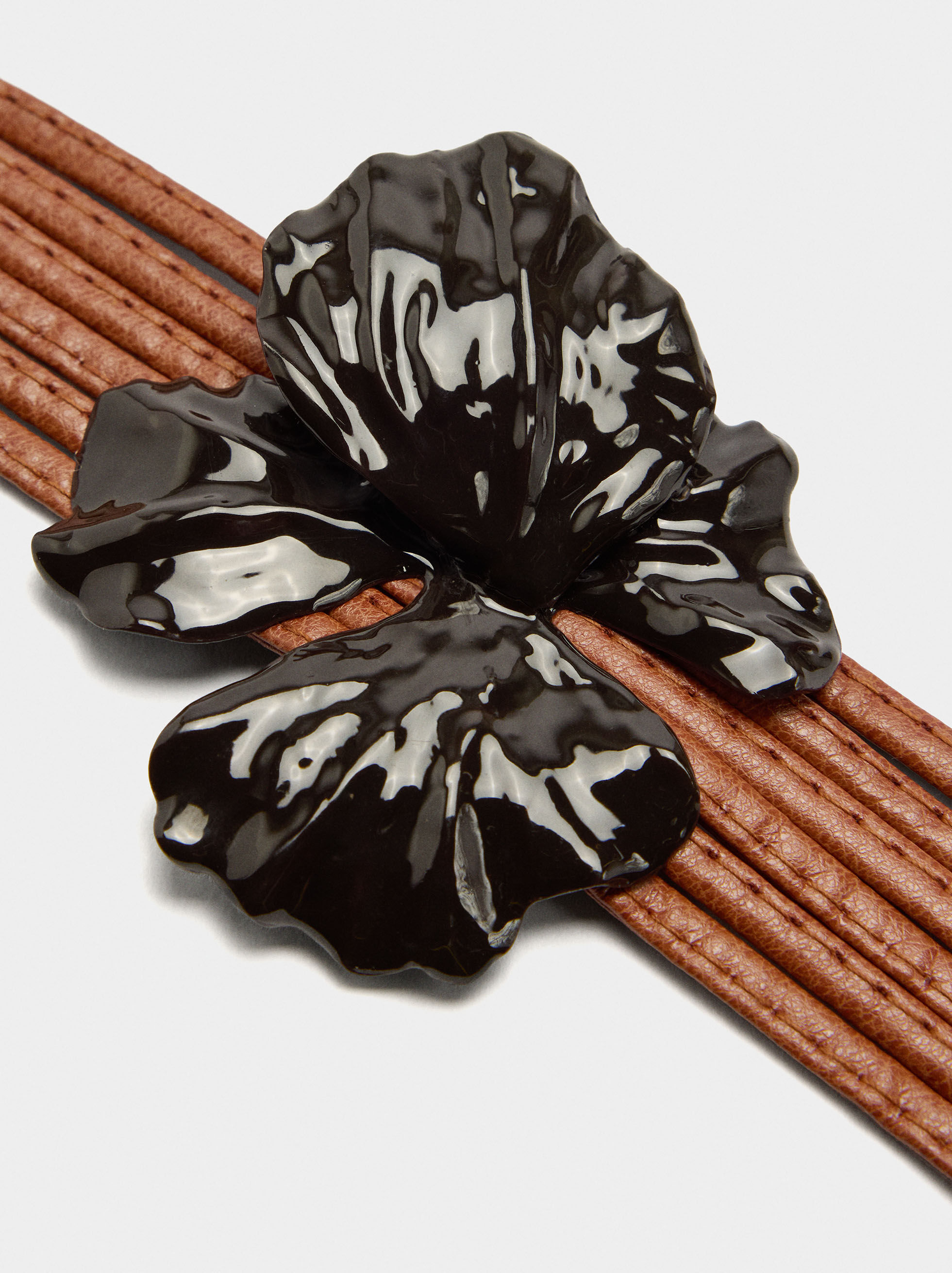 Bracelet multiple fleuri avec émail