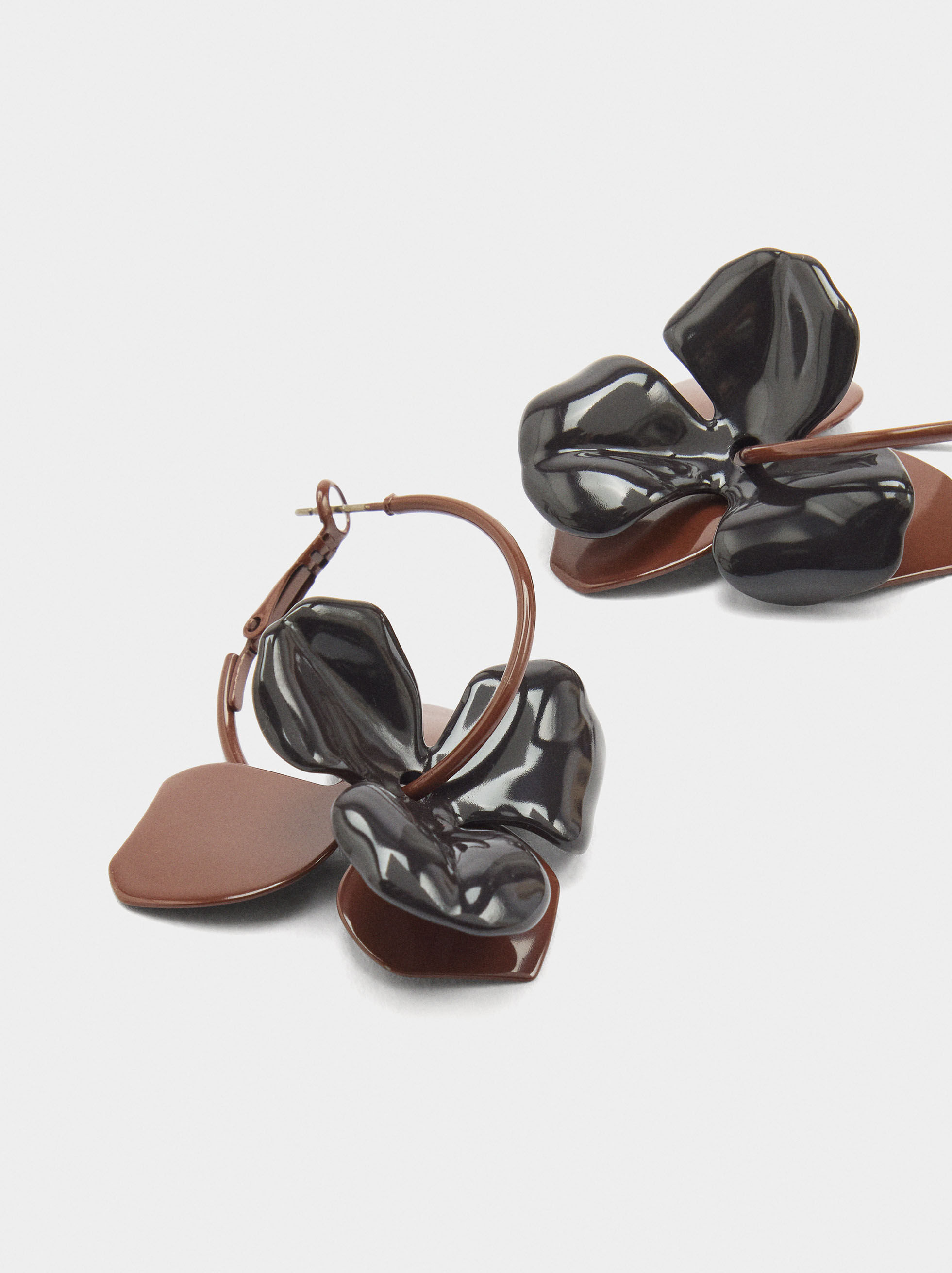 Boucles de oreilles fleurs avec émail