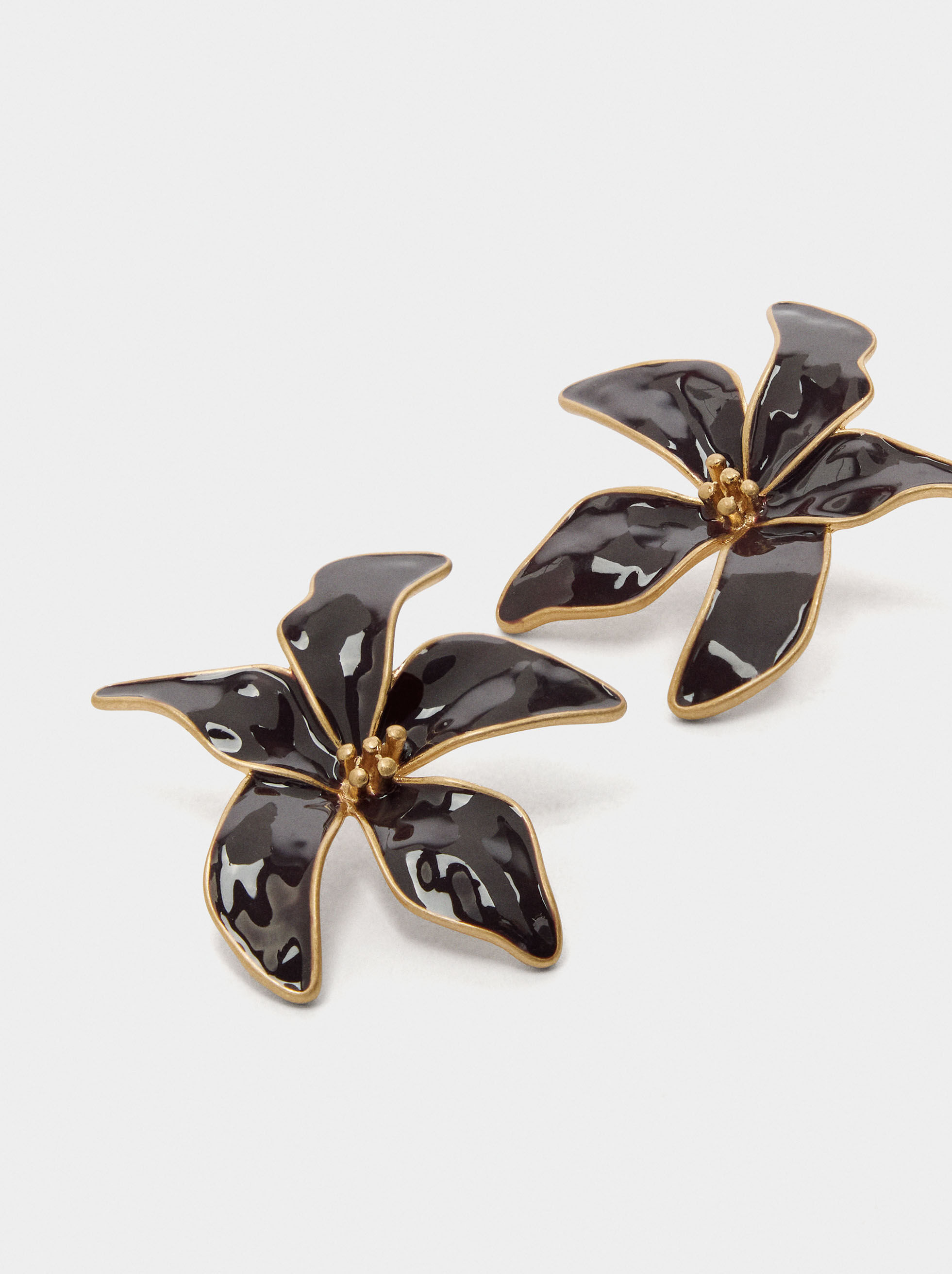 Boucles d'oreilles florales avec émail