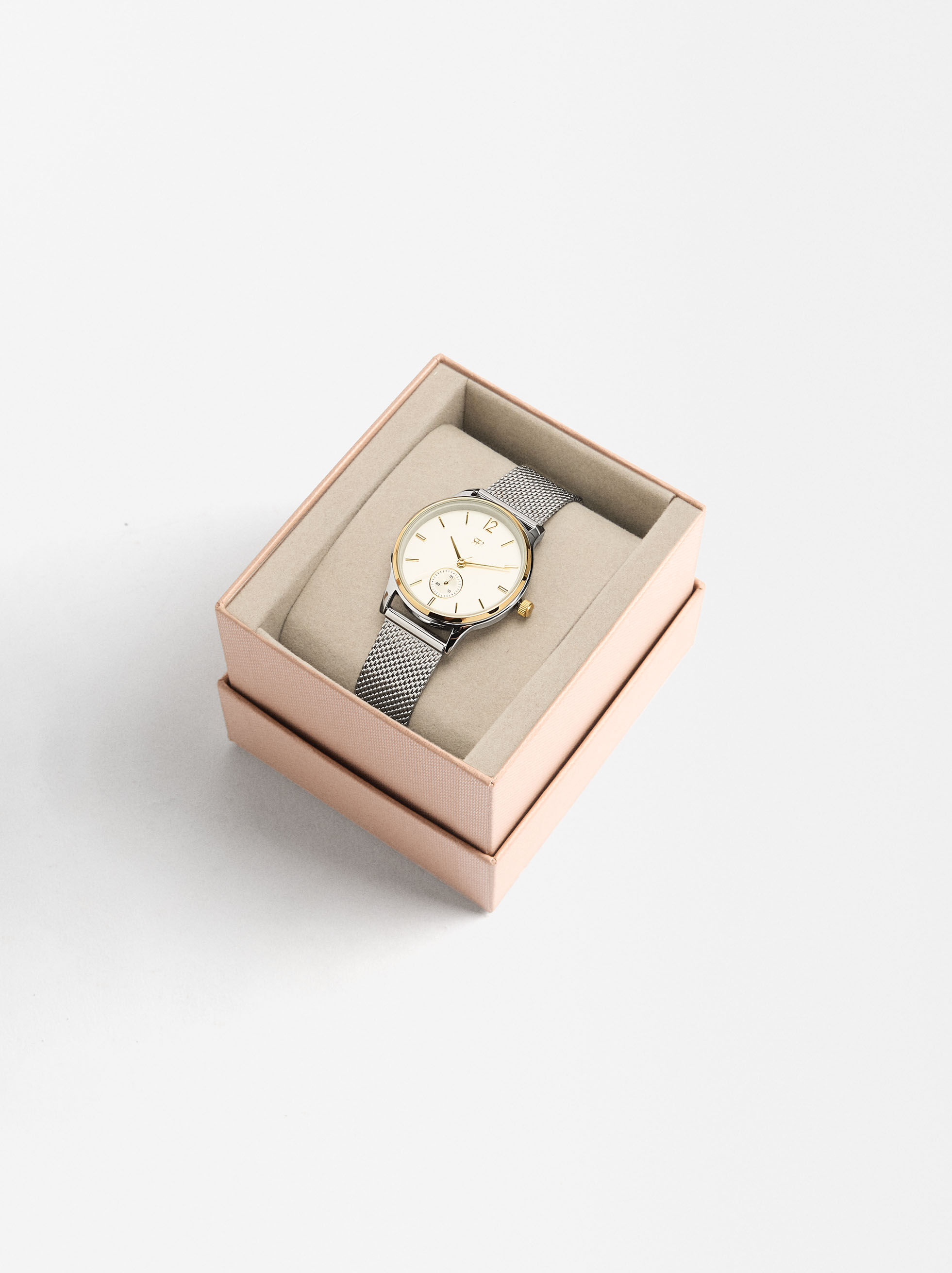 Montre bracelet en maille métallique en acier