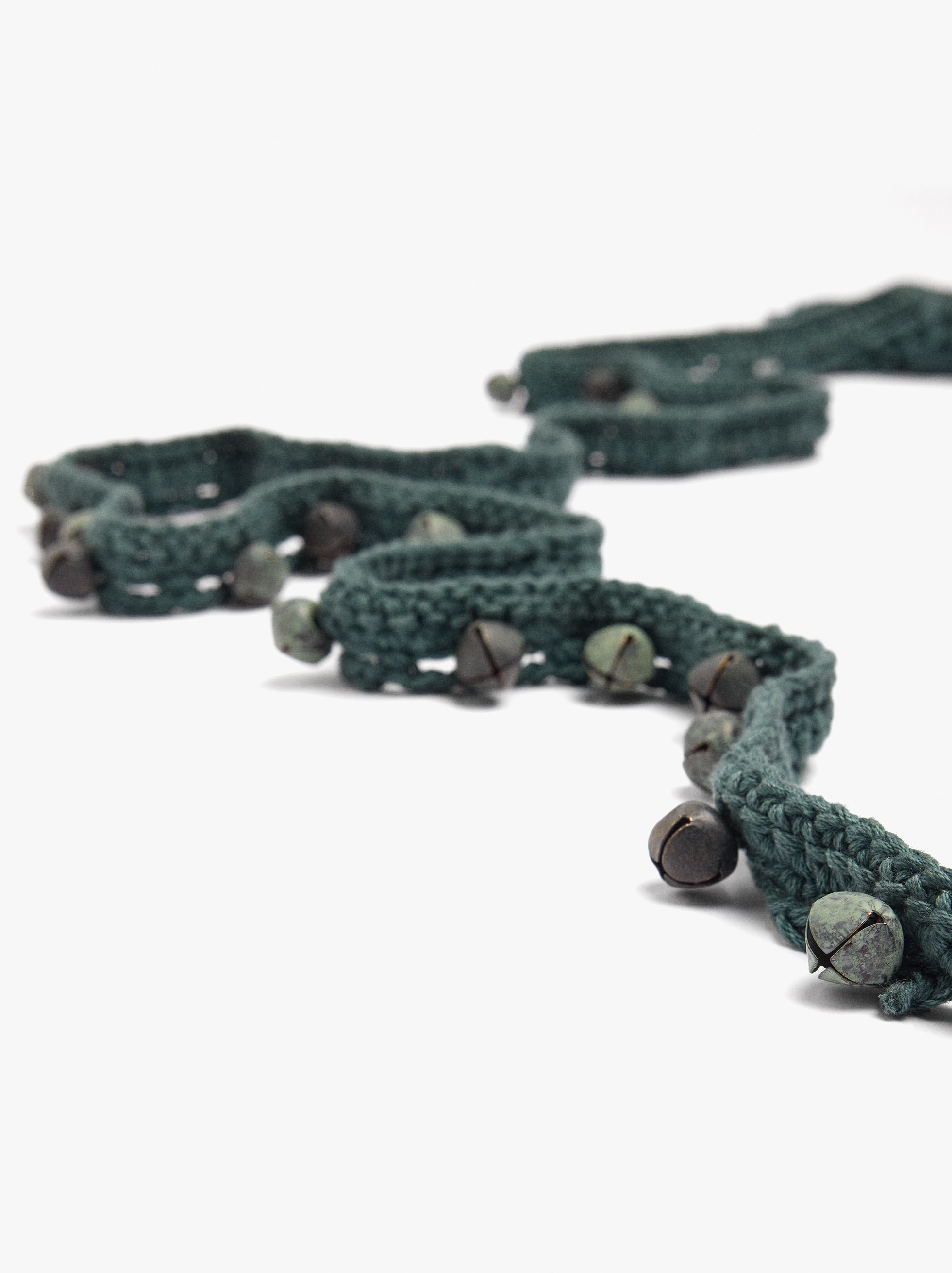 Collier multifonctionnel en crochet avec grelots