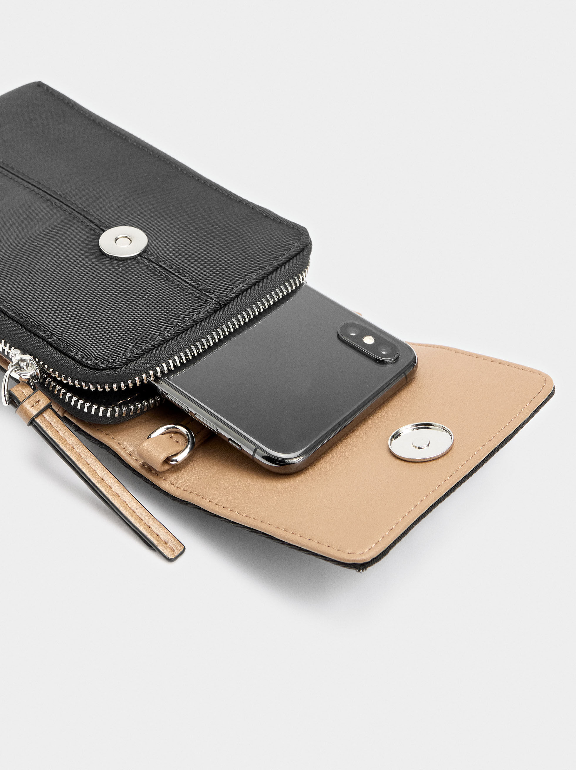 Saco pour téléphone effet nylon