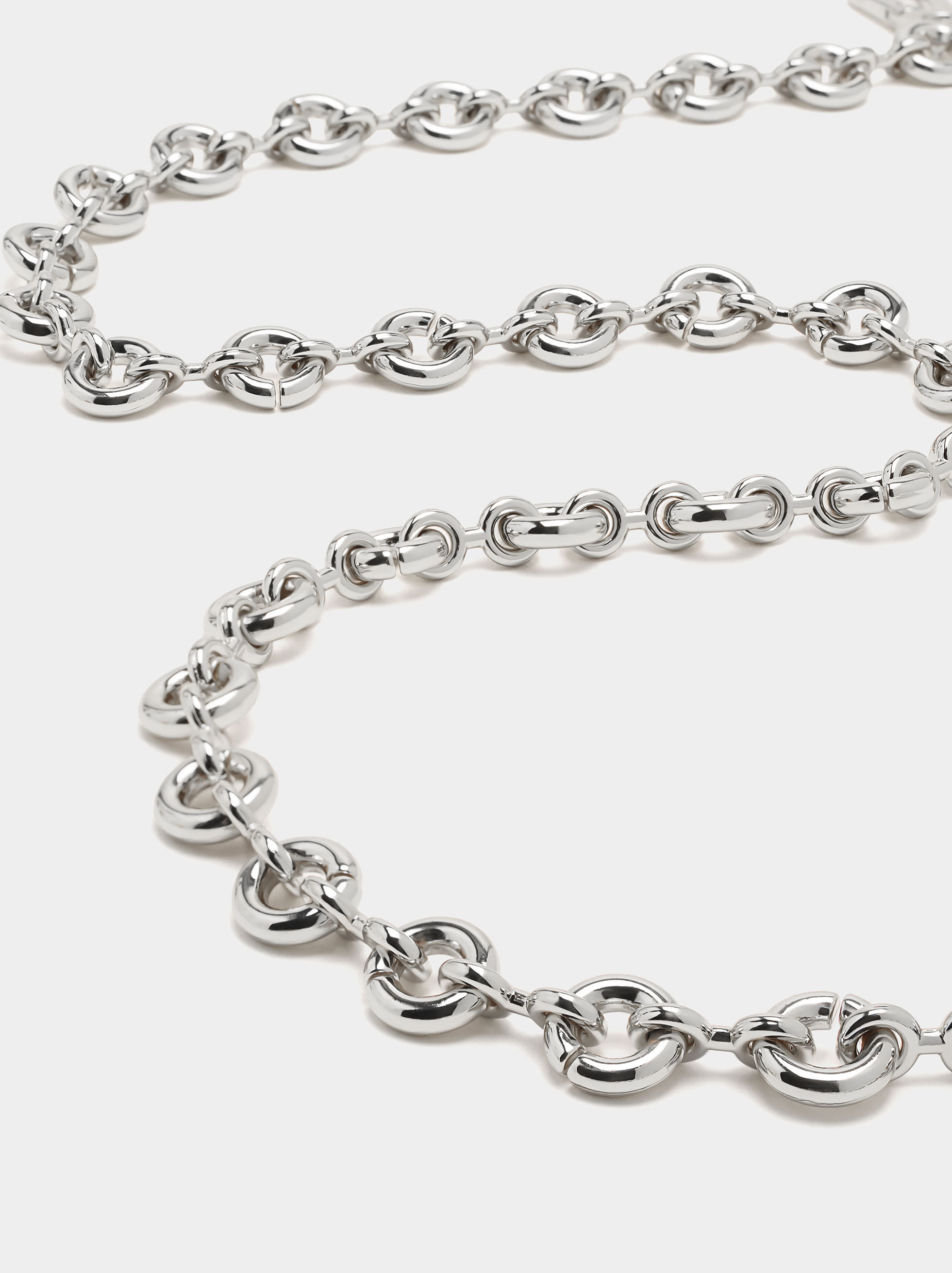Ceinture métallique avec anneaux