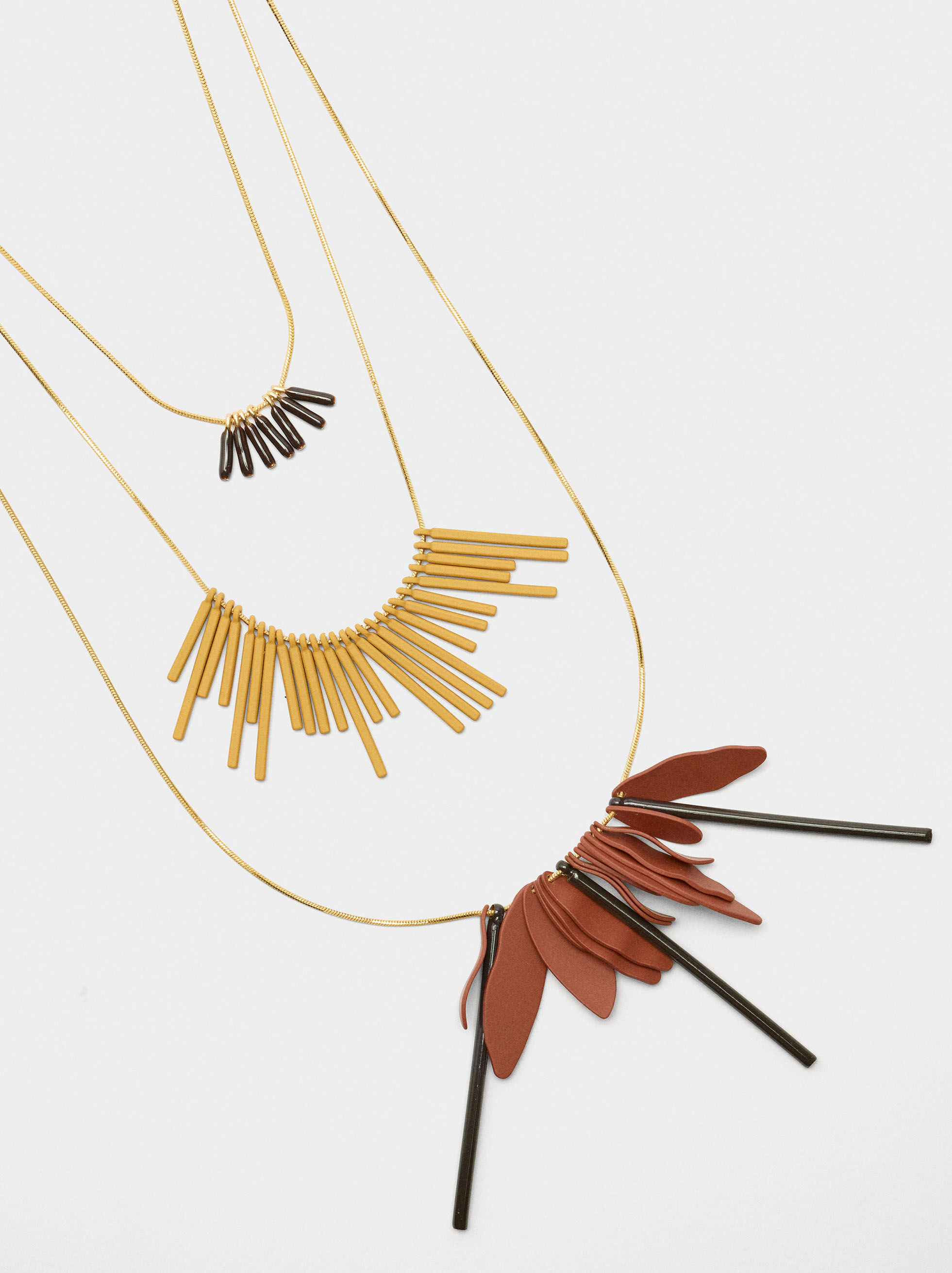 Collier triple avec pendentifs en barres