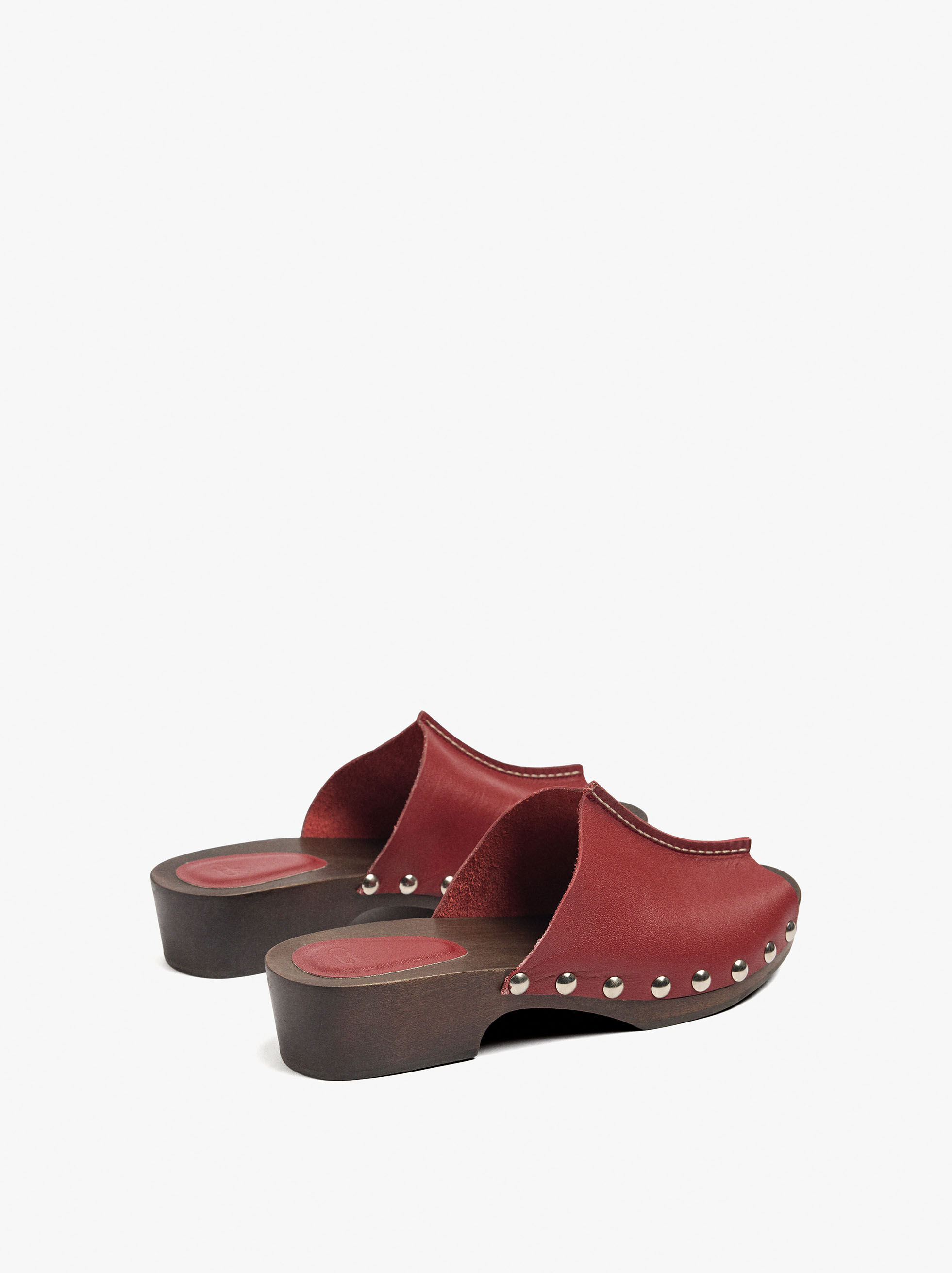 Sandales en cuir style espadrilles à clous